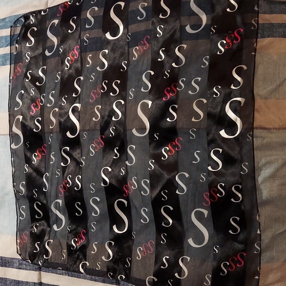 NWOT Womens Serenita Scarf, Med Size, Black, pink,red, white - Picture 3 of 4